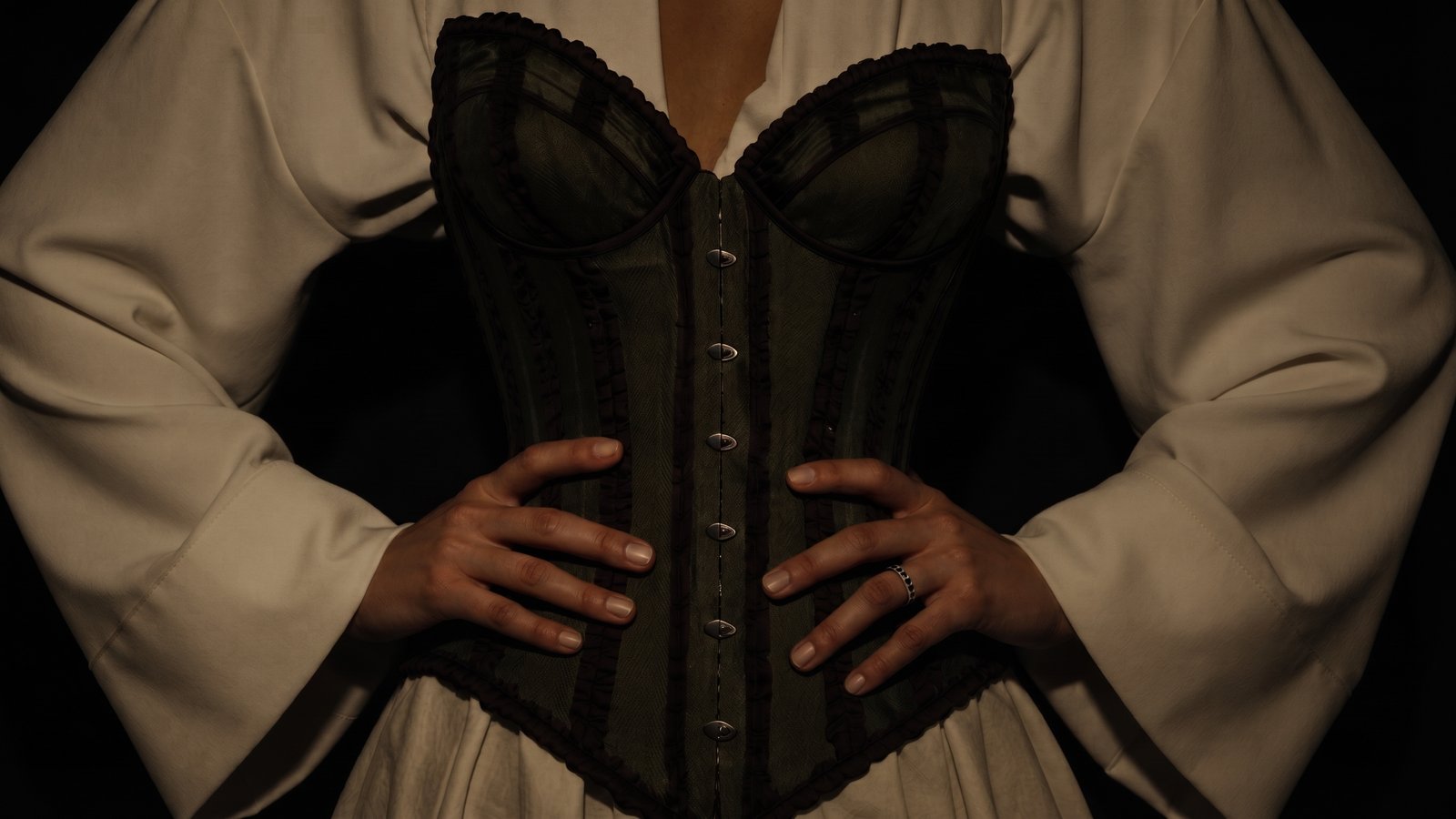 Belgin Küpeli corset, piece 04